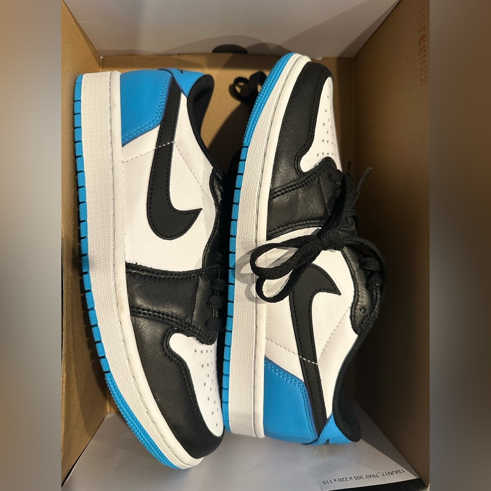 MENS 8 Men's Air Jordan 1 Retro Low OG 'UNC